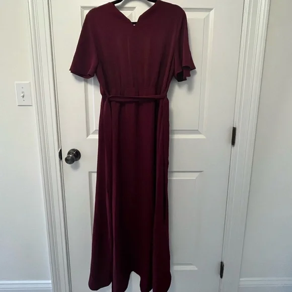 ✨ The Dell Woven Wrap Dress in Burgundy - Picture 5 of 8